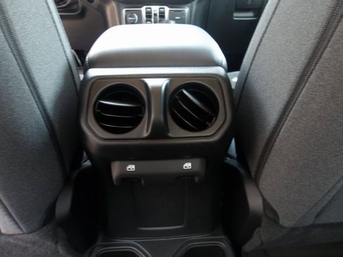 New 2025 Jeep Gladiator Willys image 19