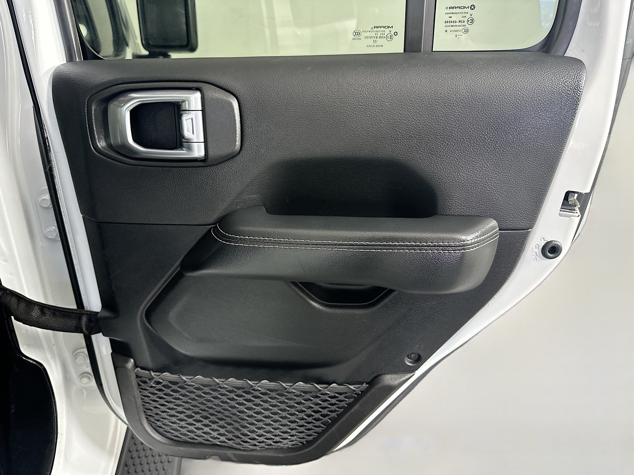 Used 2022 Jeep Wrangler Unlimited Sahara w/ Cold Weather Group AWD/4WD image 30