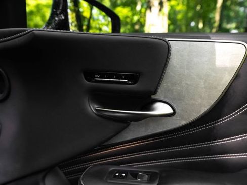 Used 2023 Lexus LS 500h AWD w/ Luxury Package image 29