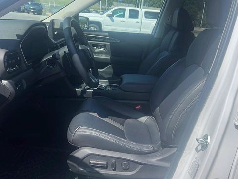 Used 2023 Honda Pilot Touring image 9