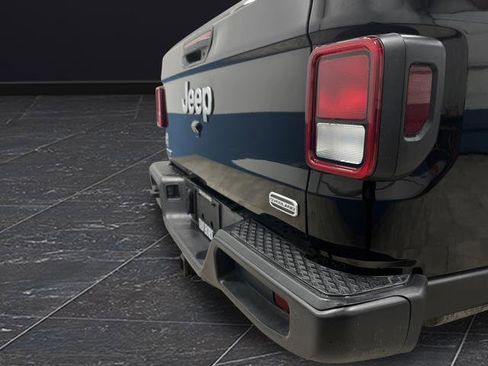 Used 2022 Jeep Gladiator Overland w/ Popular Equipment Package image 32