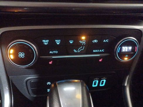 Used 2019 Ford EcoSport SE image 17
