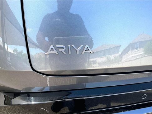 Used 2024 Nissan Ariya AWD image 9
