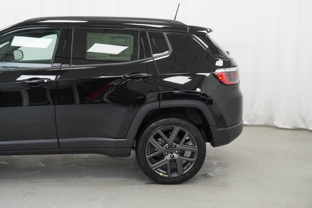 New 2026 Jeep Compass Latitude AWD/4WD image 16
