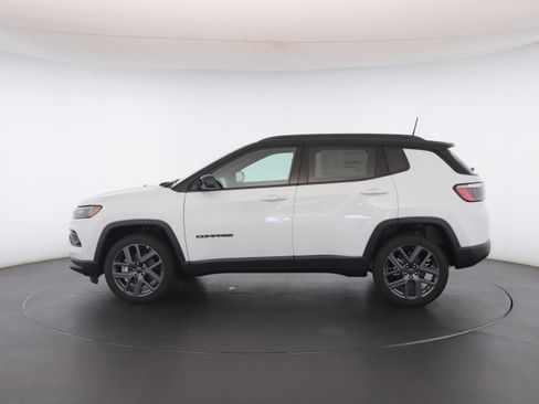 New 2026 Jeep Compass Limited image 18