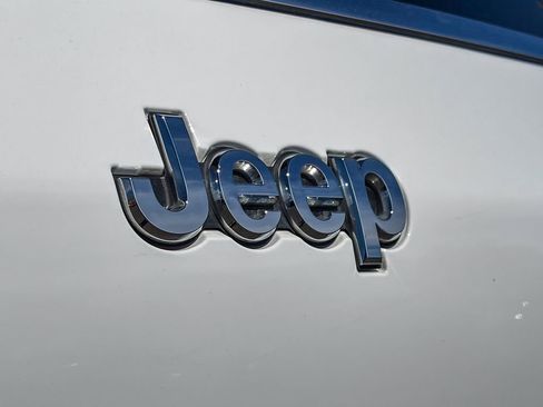 Used 2021 Jeep Grand Cherokee L Laredo w/ Luxury Tech Group I image 9