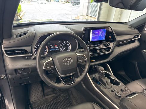 Used 2023 Toyota Highlander XSE AWD/4WD image 18