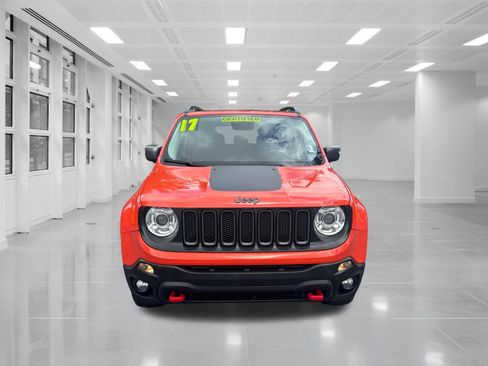 Used 2017 Jeep Renegade Trailhawk w/ Premium Trailhawk Package AWD/4WD image 2