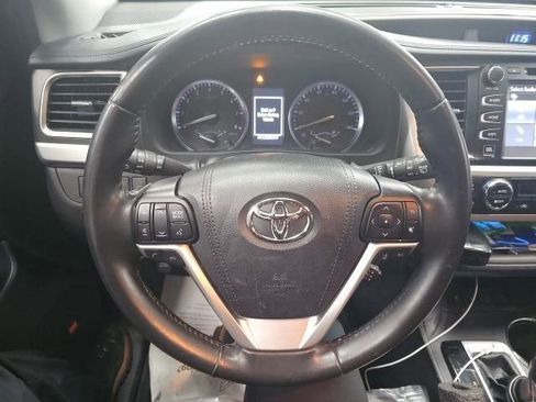 Used 2019 Toyota Highlander Limited image 1