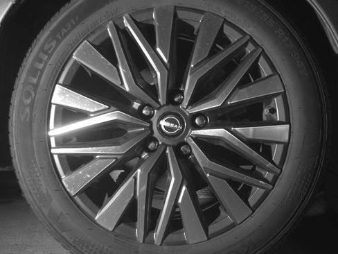 Used 2025 Nissan Altima 2.5 SV FWD image 15
