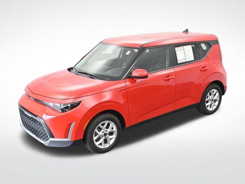 Used 2025 Kia Soul LX w/ LX Technology Package FWD image 22