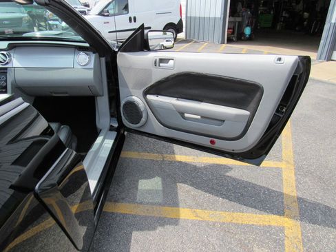 Used 2008 Ford Mustang GT RWD image 41
