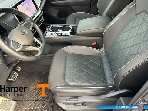 Used 2025 Volkswagen Atlas Cross Sport SEL Premium R-Line AWD/4WD image 13