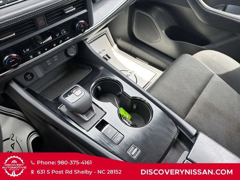 Certified 2025 Nissan Rogue SV FWD image 20