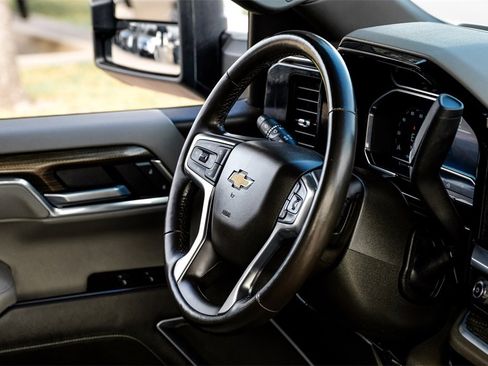 Used 2022 Chevrolet Silverado 1500 LT w/ Max Trailering Package image 11