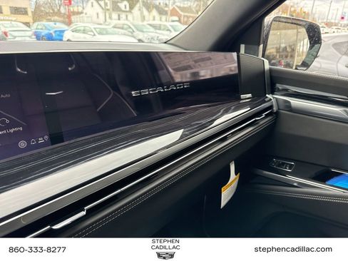 New 2026 Cadillac Escalade Sport w/ LPO, ONYX Package AWD/4WD image 22