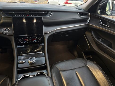 Used 2021 Jeep Grand Cherokee L Limited image 19