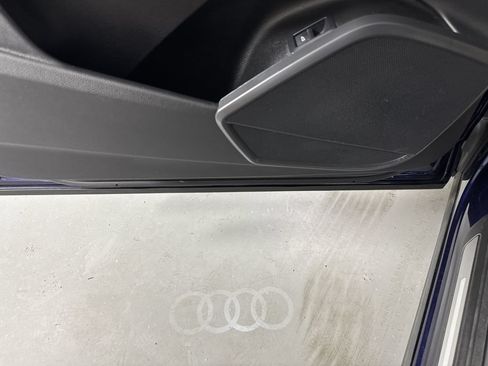 Used 2023 Audi Q5 2.0T Premium w/ Convenience Package AWD/4WD image 11