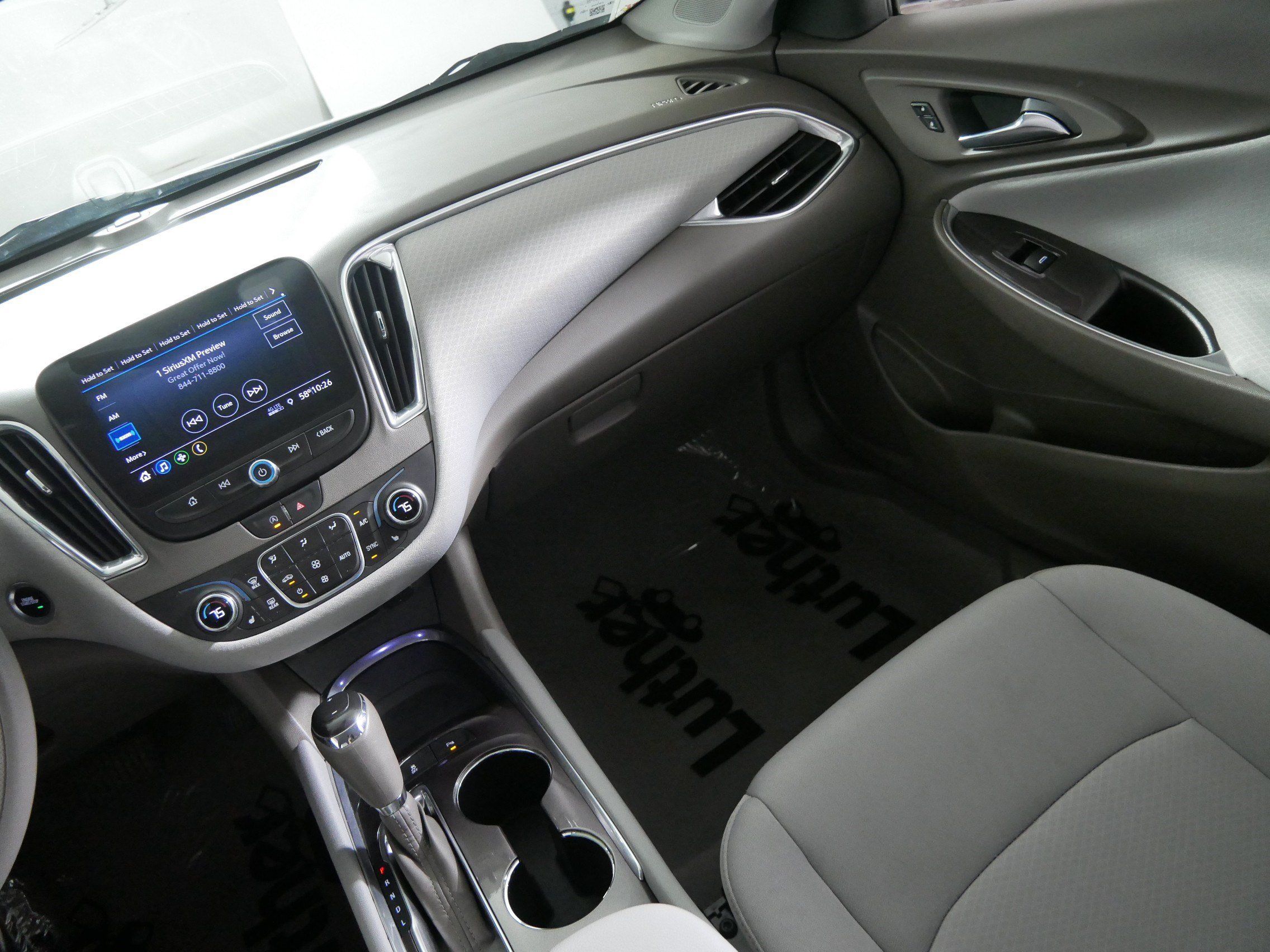 Used 2020 Chevrolet Malibu LT FWD image 11