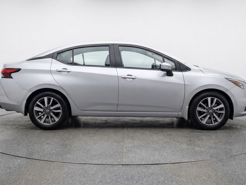Used 2025 Nissan Versa SV FWD image 11