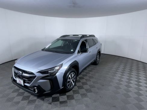 Certified 2023 Subaru Outback Premium AWD/4WD image 3