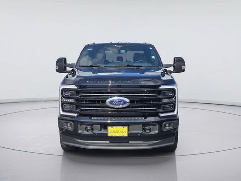 Used 2025 Ford F250 Platinum AWD/4WD image 2