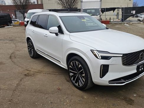 Certified 2025 Volvo XC90 T8 Ultra w/ Protection Package Premier image 5