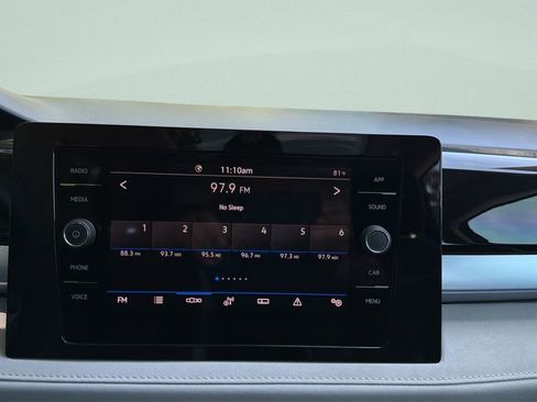 New 2026 Volkswagen Taos SE image 10