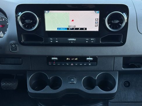 Used 2024 Mercedes-Benz Sprinter 2500 image 23