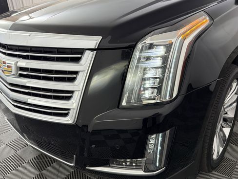 Used 2016 Cadillac Escalade Platinum AWD/4WD image 11