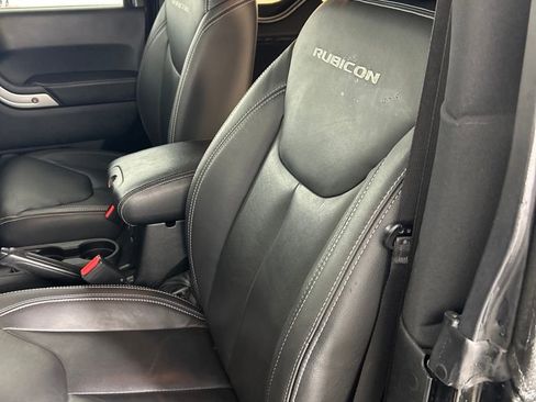 Used 2017 Jeep Wrangler Rubicon image 12