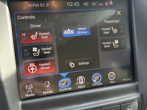 Used 2015 Chrysler 200 C w/ Navigation & Sound Group I image 8