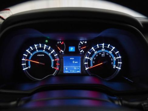 Used 2019 Toyota 4Runner TRD Off-Road Premium AWD/4WD image 8