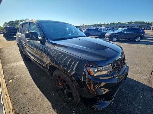 Used 2019 Jeep Grand Cherokee SRT AWD/4WD image 3