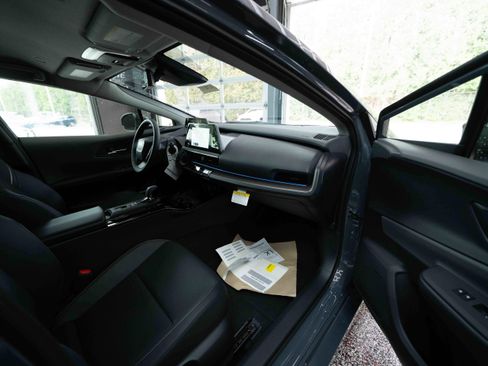 New 2026 Toyota Prius XLE image 25