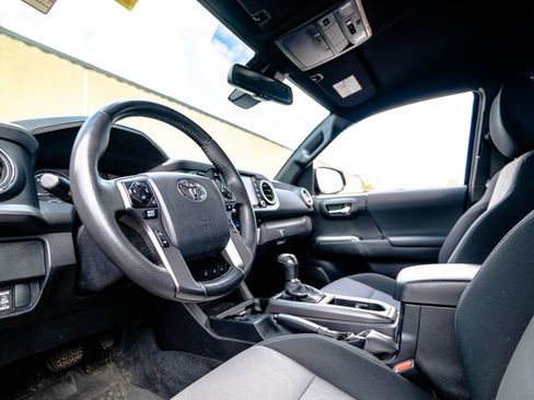 Used 2023 Toyota Tacoma TRD Sport w/ Advanced Technology Package AWD/4WD image 5