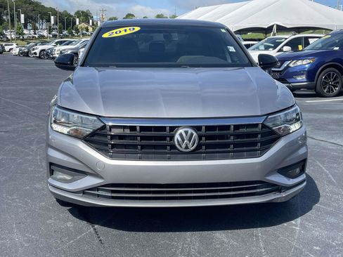 Used 2019 Volkswagen Jetta R-Line FWD image 2