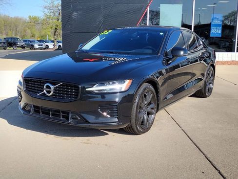Used 2022 Volvo S60 T8 R-Design Expression AWD/4WD image 1