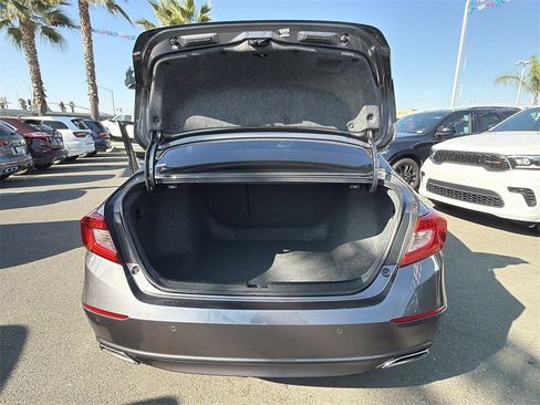 Used 2018 Honda Accord Touring image 21