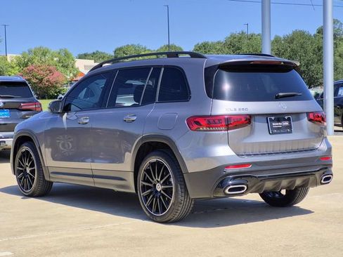 Used 2023 Mercedes-Benz GLB 250 image 4