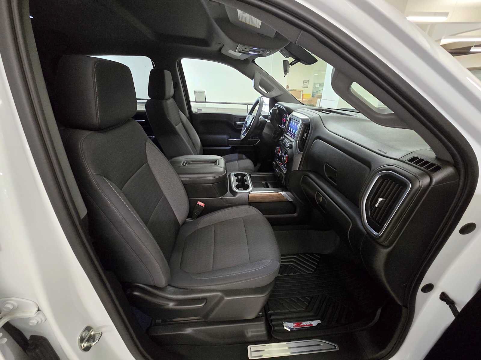 Used 2020 Chevrolet Silverado 1500 LT Trail Boss AWD/4WD image 10