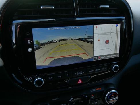 Used 2023 Kia Soul S FWD image 26