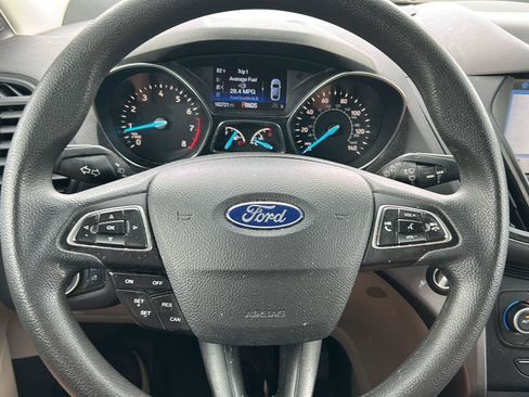 Used 2019 Ford Escape SE FWD image 15