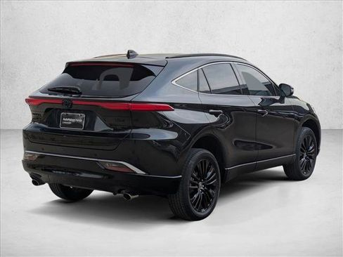 Used 2023 Toyota Venza Nightshade image 5