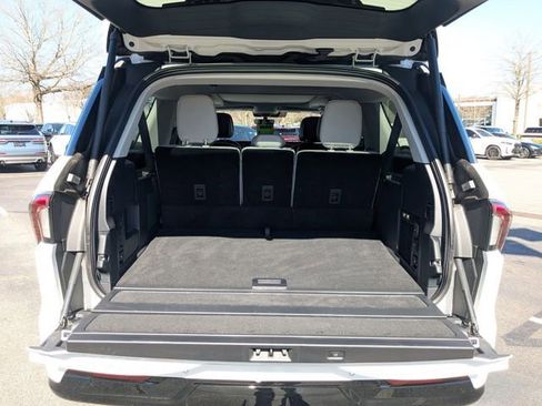 Used 2025 Lincoln Navigator L Reserve AWD/4WD image 15