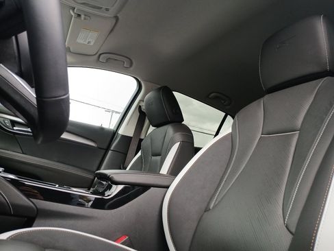 Used 2025 Buick Envision Sport Touring image 15