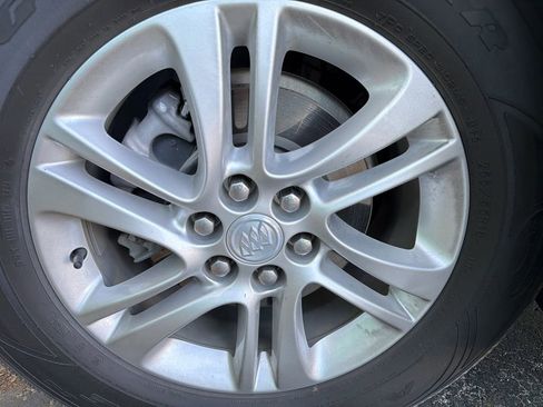 Used 2021 Buick Enclave Preferred FWD image 4