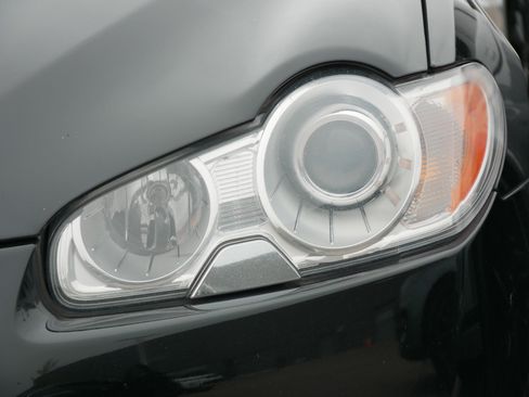 Used 2011 Jaguar XF Premium image 7