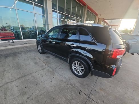 Used 2014 Kia Sorento LX FWD image 10