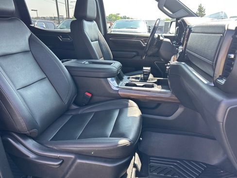 Used 2022 Chevrolet Silverado 1500 LT Trail Boss w/ LT Trail Boss Premium Package AWD/4WD image 18